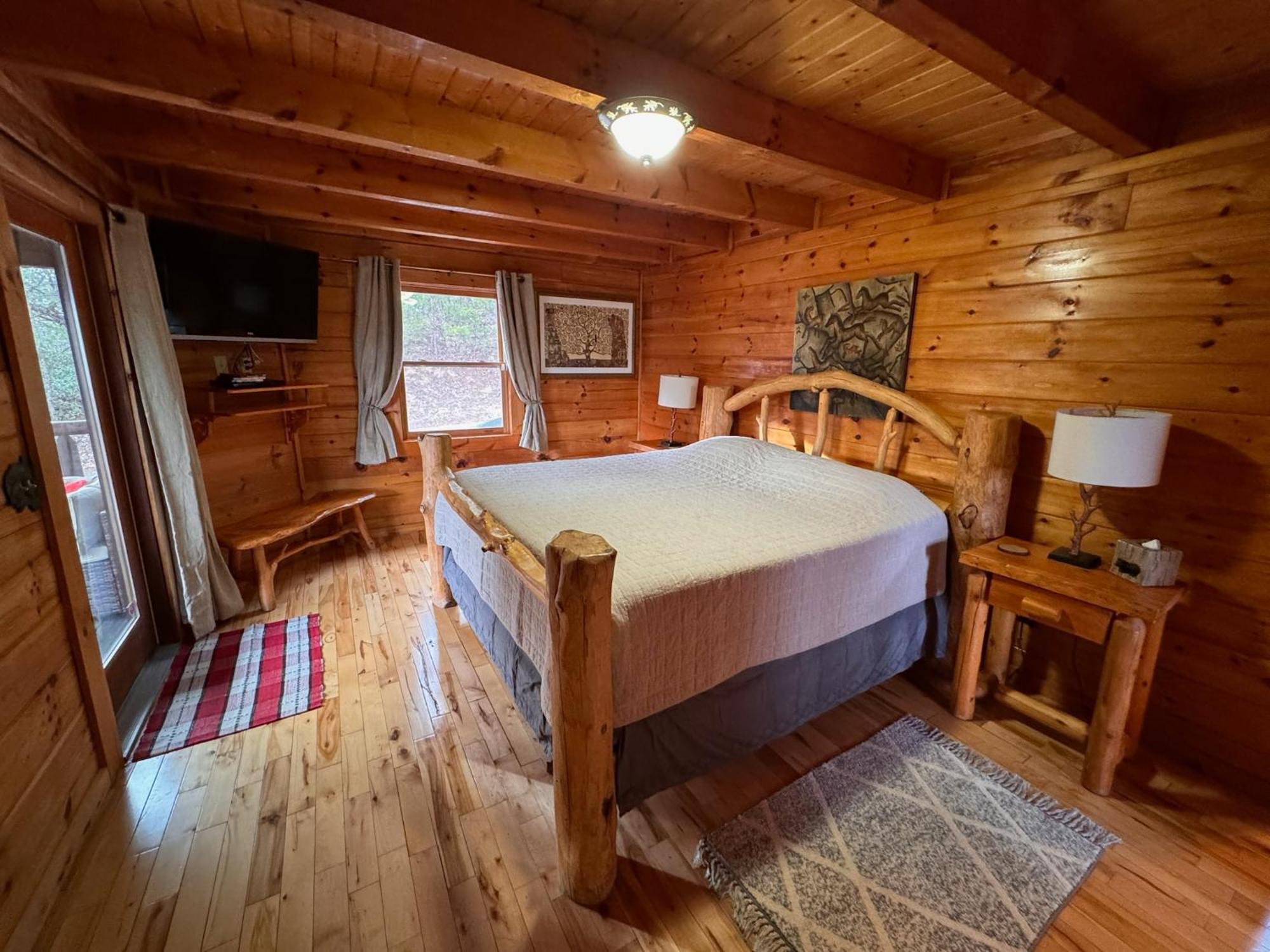 Вілла Smoky Paws - 5-Star Cabin, Stunning Mountain Views, New Hot Tub, Tranquil, Gigabit Internet, Free L2 Ev Піджен-Фордж Екстер'єр фото