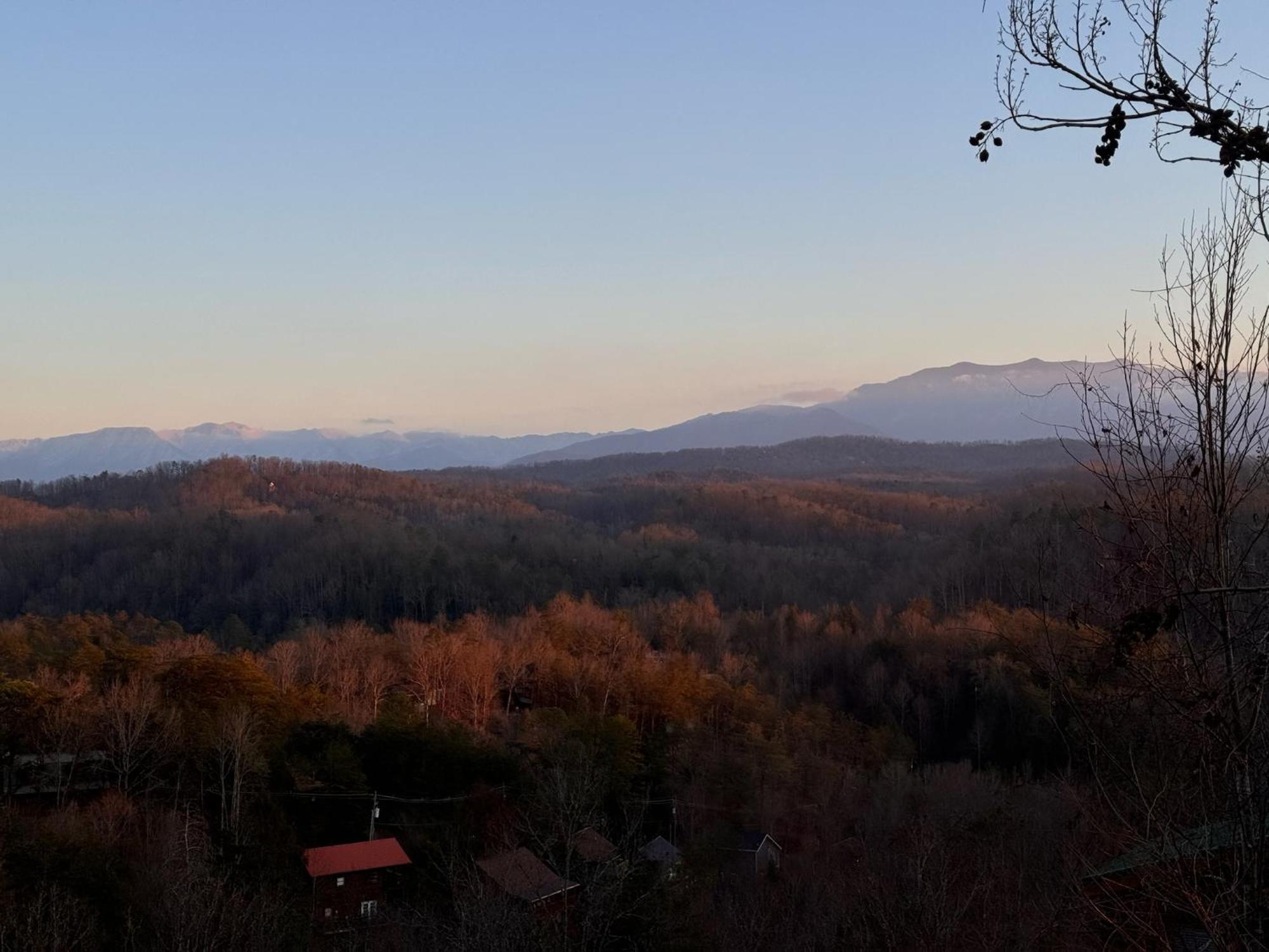 Smoky Paws - Exceptional Cabin, Stunning Mountain Views, Hot Tub, Tranquil, Gigabit Internet, Free L2 Ev Піджен-Фордж Екстер'єр фото