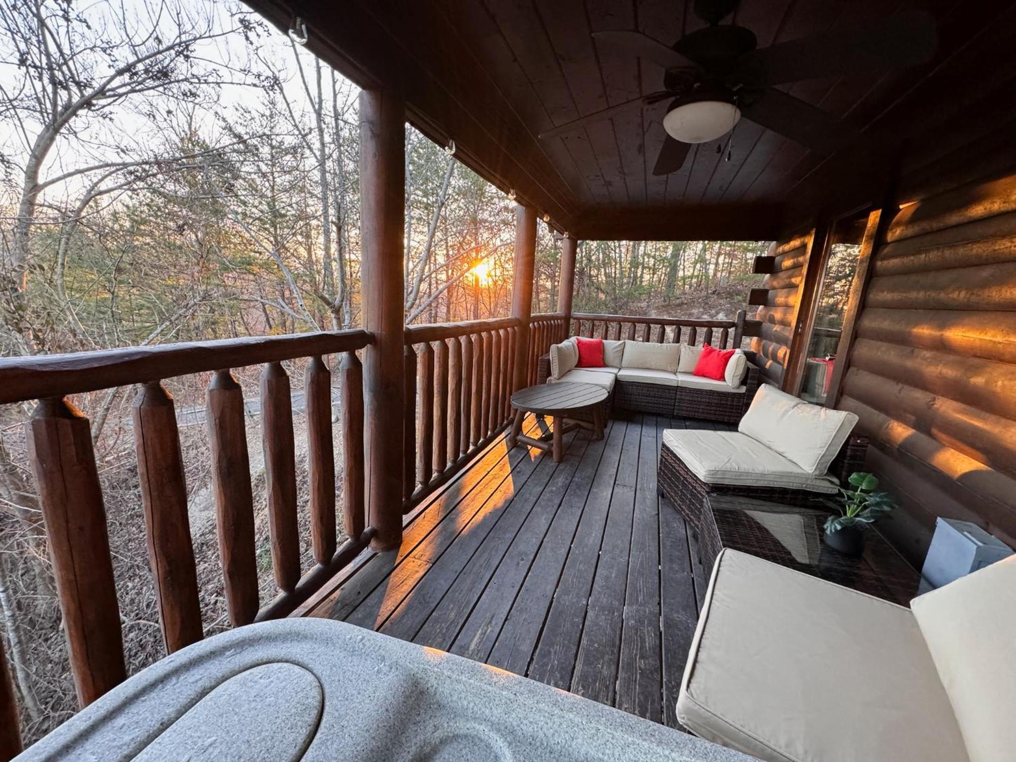 Smoky Paws - Exceptional Cabin, Stunning Mountain Views, Hot Tub, Tranquil, Gigabit Internet, Free L2 Ev Піджен-Фордж Екстер'єр фото