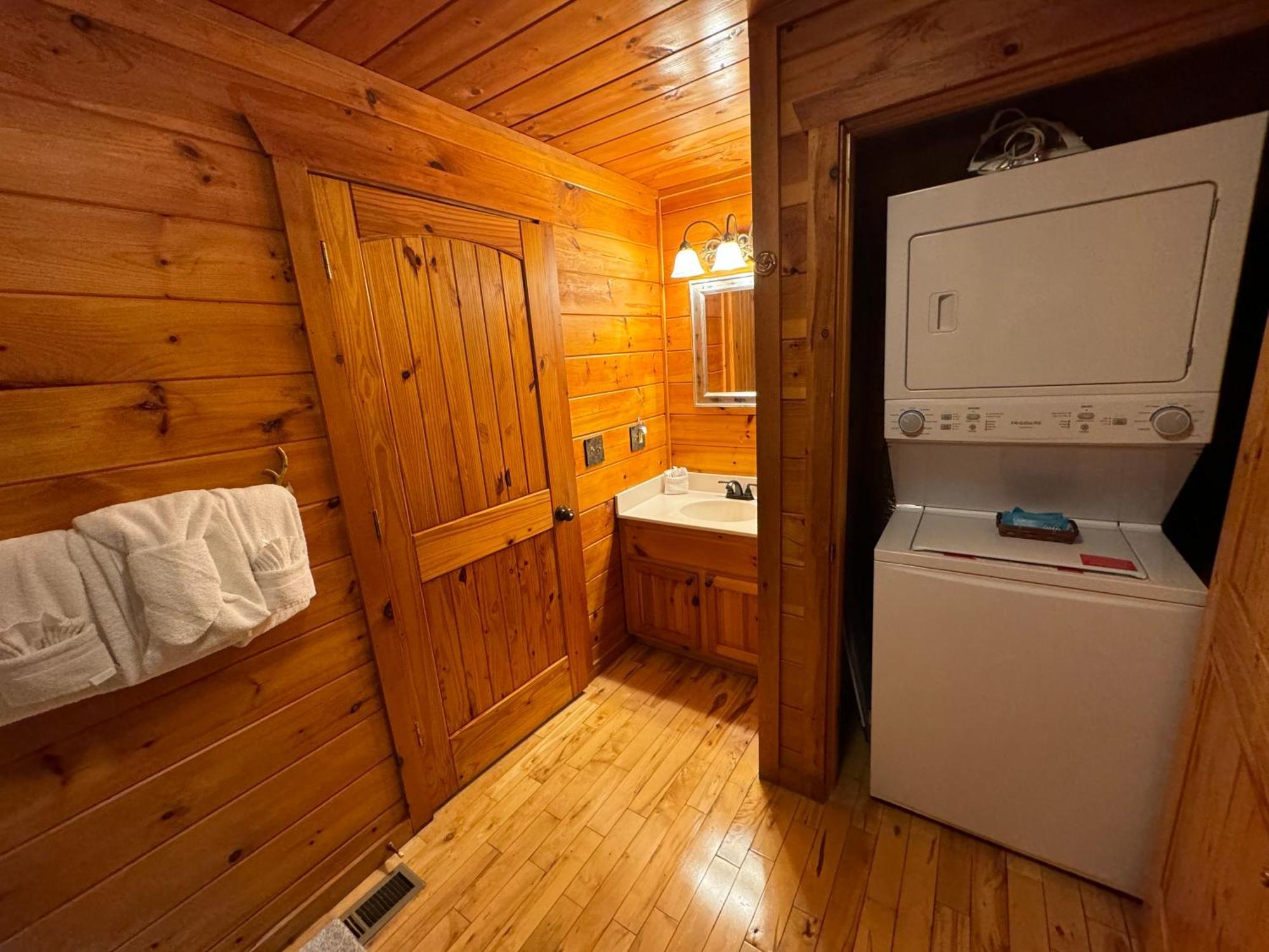 Smoky Paws - Exceptional Cabin, Stunning Mountain Views, Hot Tub, Tranquil, Gigabit Internet, Free L2 Ev Піджен-Фордж Екстер'єр фото